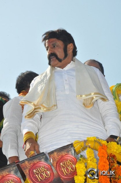 Gautamiputra-Satakarni-Team-at-Karimnagar